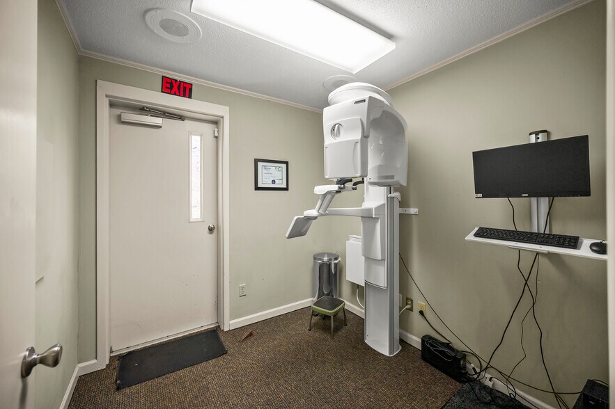 More Photos Of 400 Parkwood Medical Park, Elkin Medical For Lease