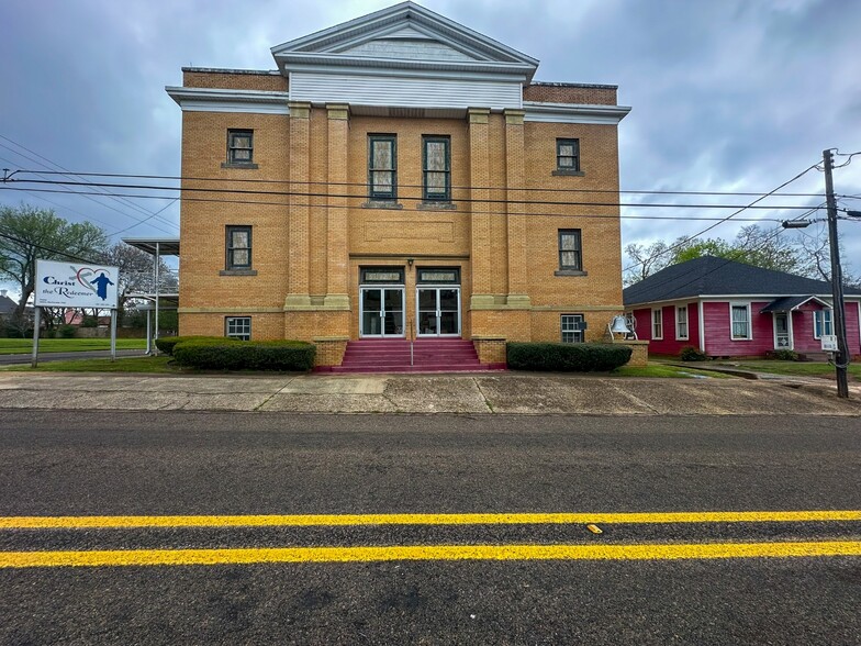 Primary Photo Of 247 S Barron St, Rusk Religious Facility For Sale