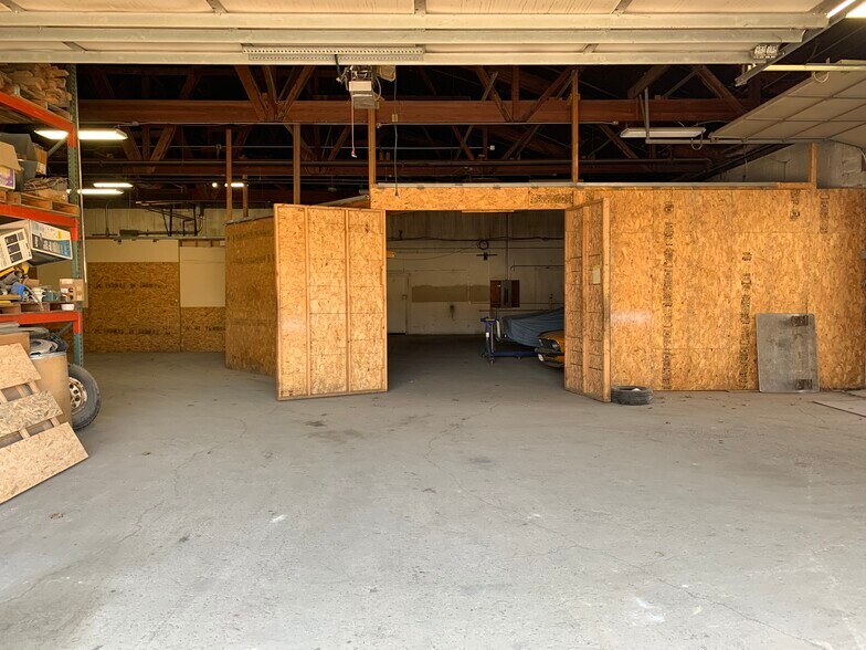 More Photos Of 701 1st St, Farmington Warehouse For Lease