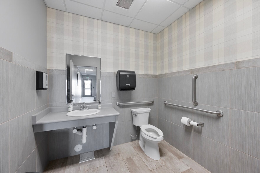 More Photos Of 21 S Main St, Coalville General Retail For Sale