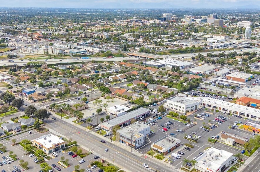 More Photos Of 1520 N Grand Ave, Santa Ana Medical For Lease