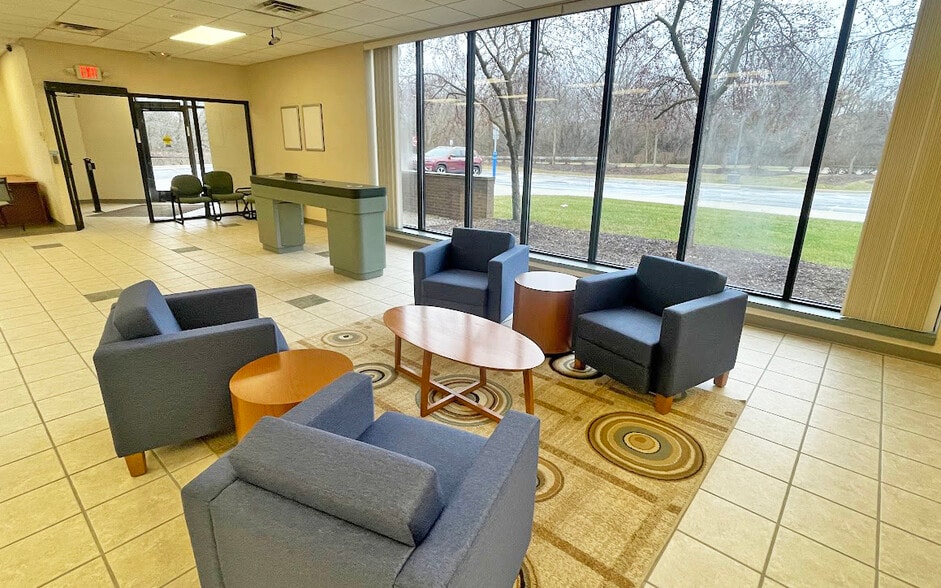 More Photos Of 23890 Novi Rd, Novi Bank For Sale