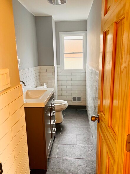 More Photos Of 1032-1036 Victory Blvd, Staten Island Medical For Lease
