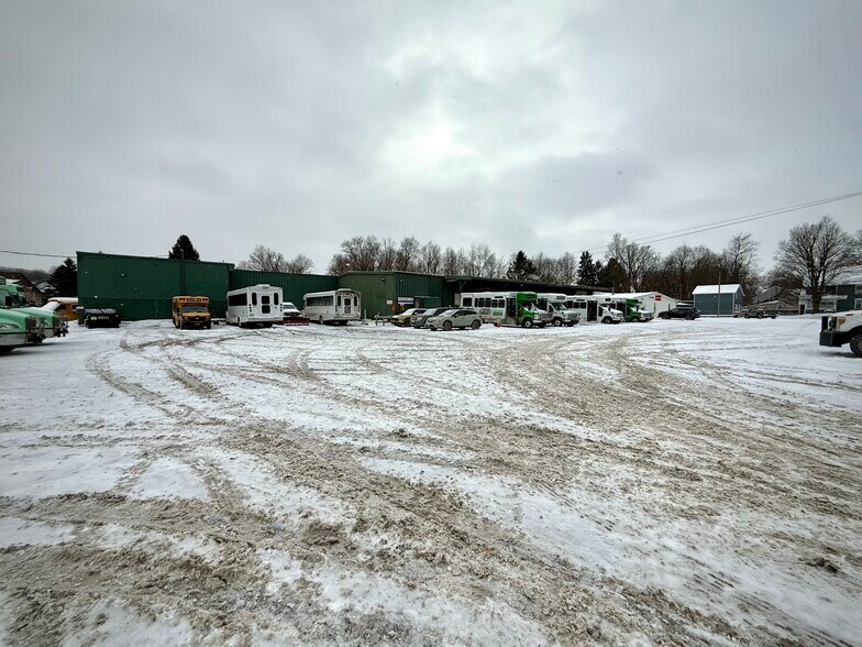 More Photos Of 21 Squires St, Cortland Warehouse For Lease