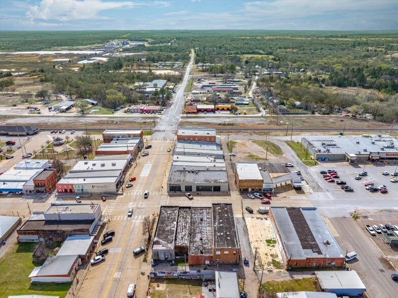 More Photos Of 110 W Frank St, Grand Saline General Retail For Sale