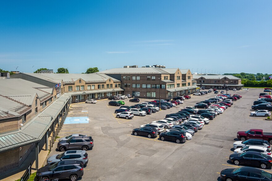 More Photos Of 315 Rue Macdonald, St-Jean Office For Lease