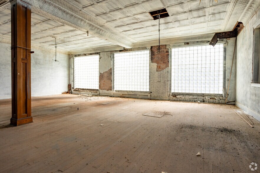 More Photos Of 421 Main St, Madison General Retail For Sale