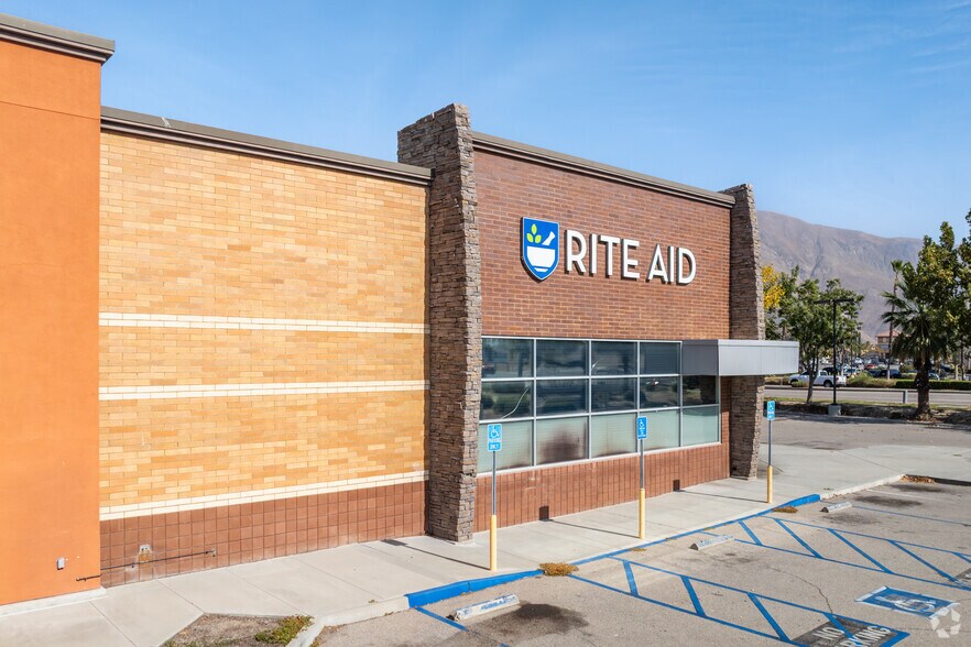 More Photos Of 1180 N State St, San Jacinto Drugstore For Lease