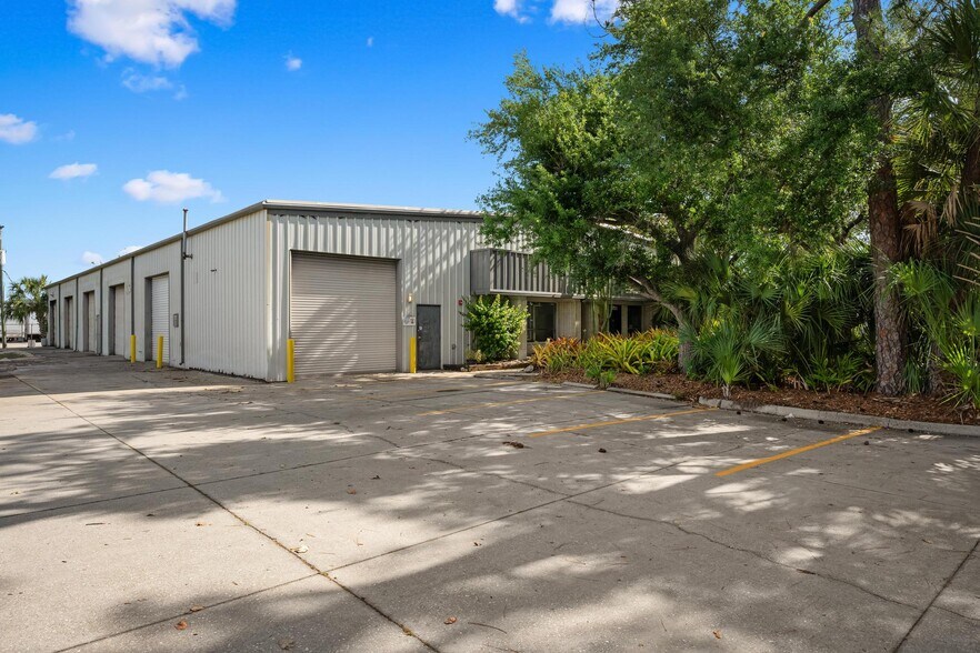 More Photos Of 2953 E 63rd Ave, Bradenton Warehouse For Sale