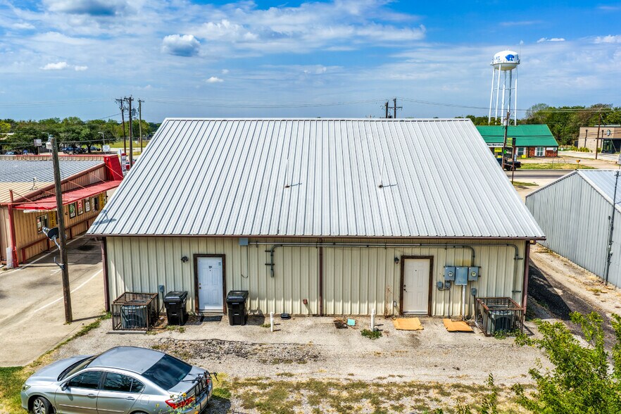 More Photos Of 8883-8885 State Highway 34 S, Quinlan Office For Lease