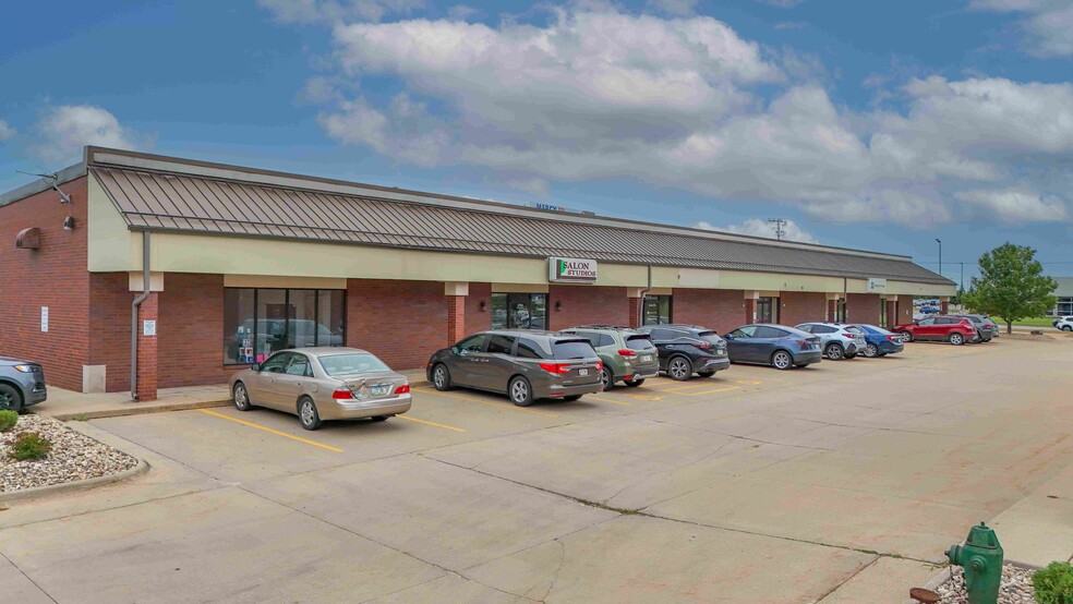 More Photos Of 290-298 Blairs Ferry Rd NE, Cedar Rapids Storefront Retail Office For Sale