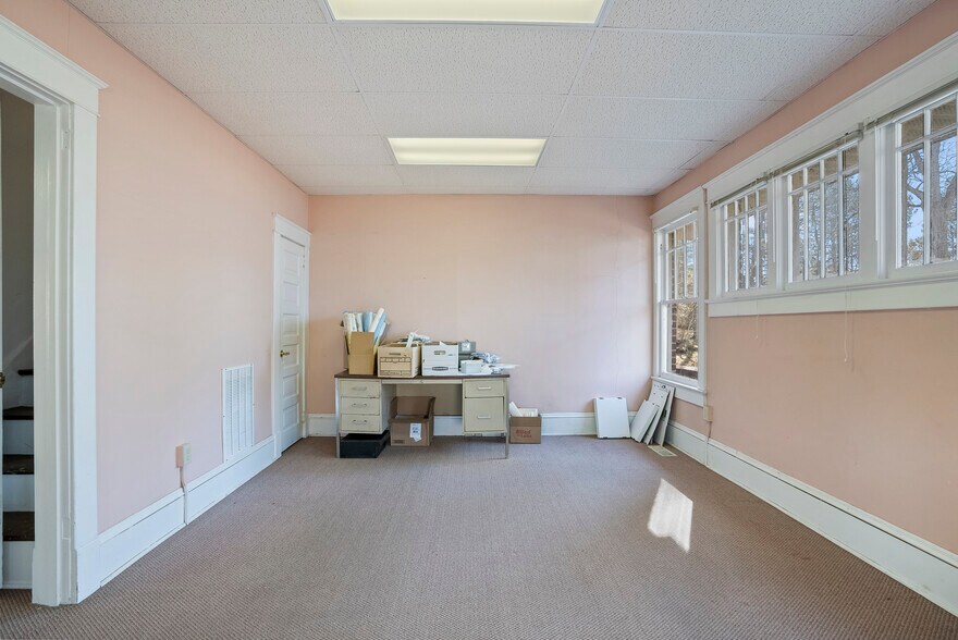 More Photos Of 611 Carthage St, Sanford Medical For Lease