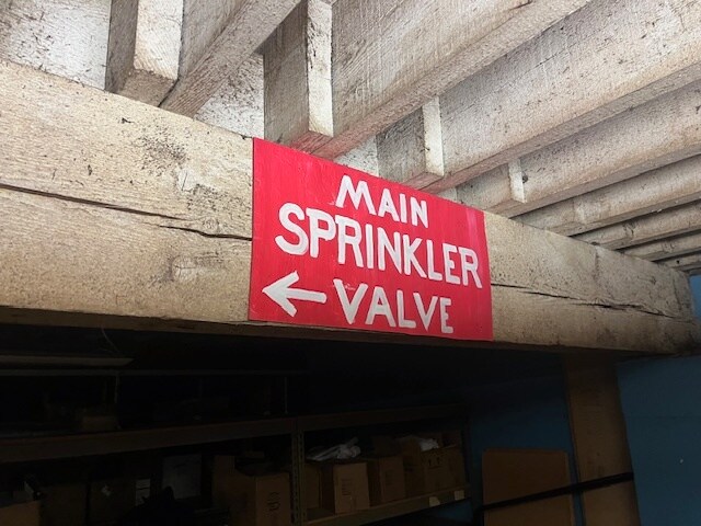 More Photos Of 1018 SE 8th Ave, Portland Industrial For Sale