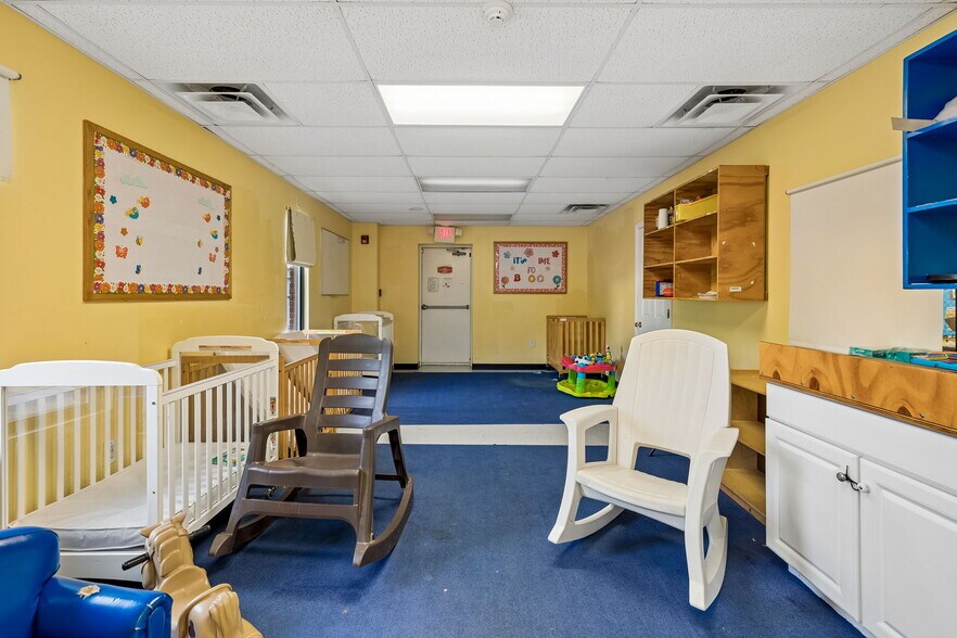 More Photos Of 2400 Highland Ave, Columbia Daycare Center For Sale