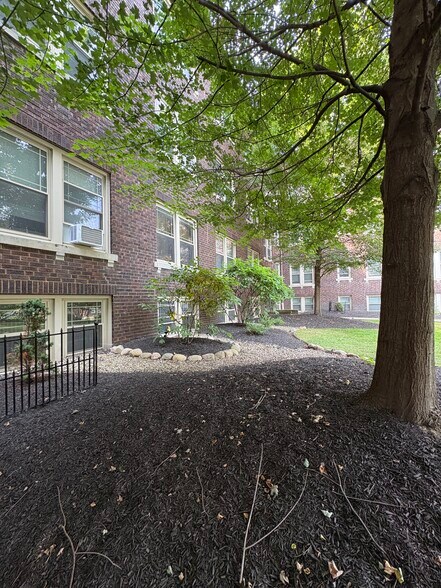 More Photos Of 2740 Hampshire Rd, Cleveland Heights Apartments For Sale