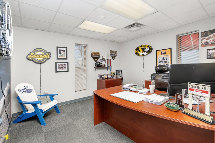 More Photos Of 22705 Highway 65, Sedalia Warehouse For Sale