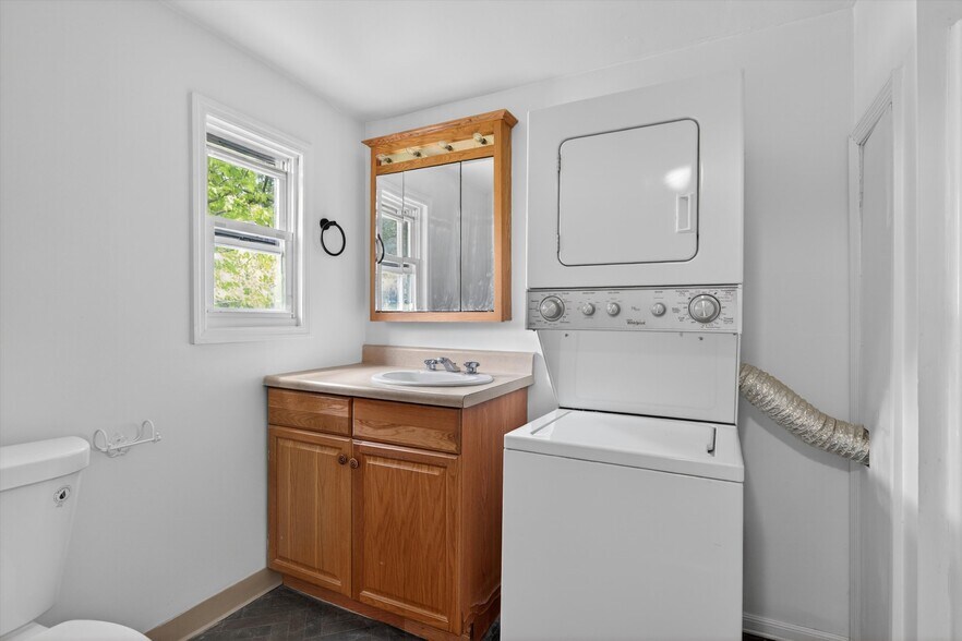 More Photos Of 48 - 50 Horseshoe Lake, Kauneonga Lake Apartments For Sale
