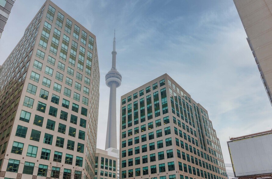 More Photos Of 330 Front St W, Toronto Office For Lease