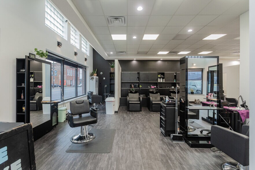 More Photos Of 406 W Spotswood Trl, Elkton Storefront For Sale