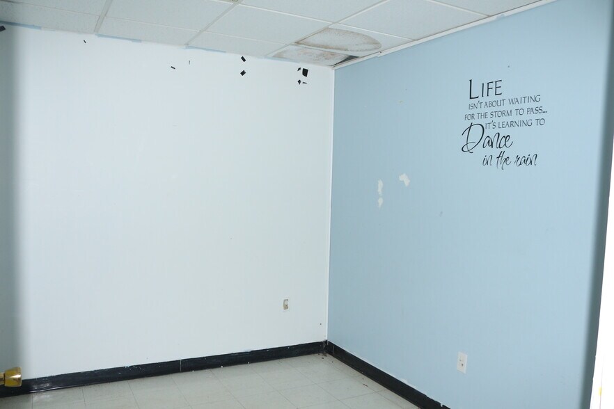 More Photos Of 3001 W Lafayette Ave, Jacksonville Flex For Sale