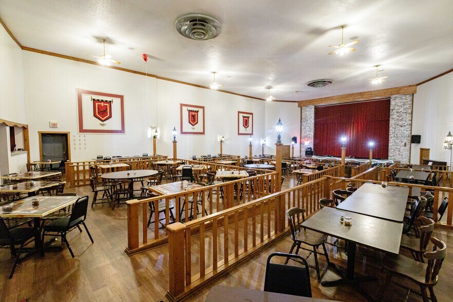 More Photos Of 134 W Lisbon St, Waynesburg Restaurant For Sale