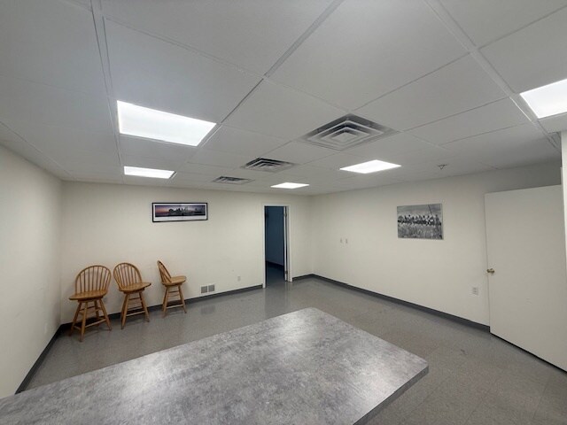 More Photos Of 15 Center St, Pleasantville Warehouse For Lease