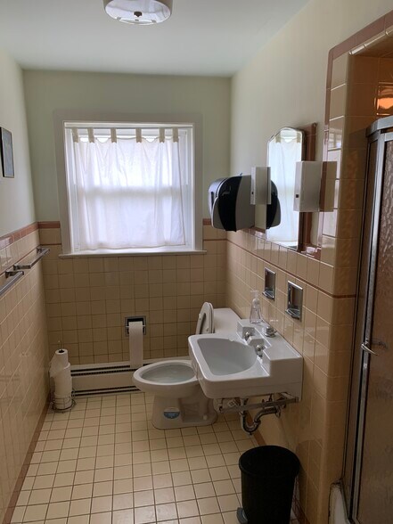 More Photos Of 304 Newton Ave, Oaklyn Office For Sale