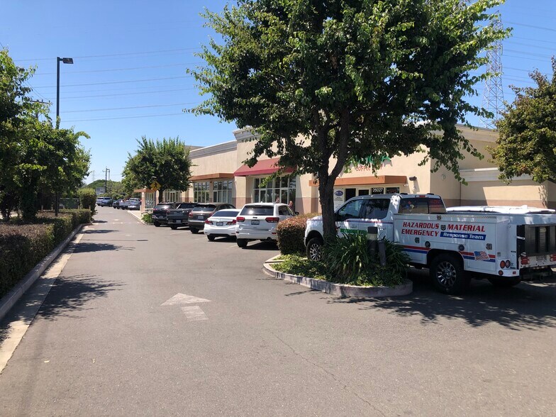 More Photos Of 26027 Eden Landing Rd, Hayward Storefront For Lease
