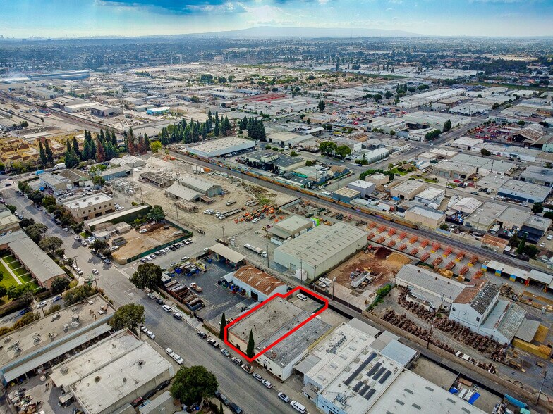 More Photos Of 15539 Vermont Ave, Paramount Manufacturing For Lease