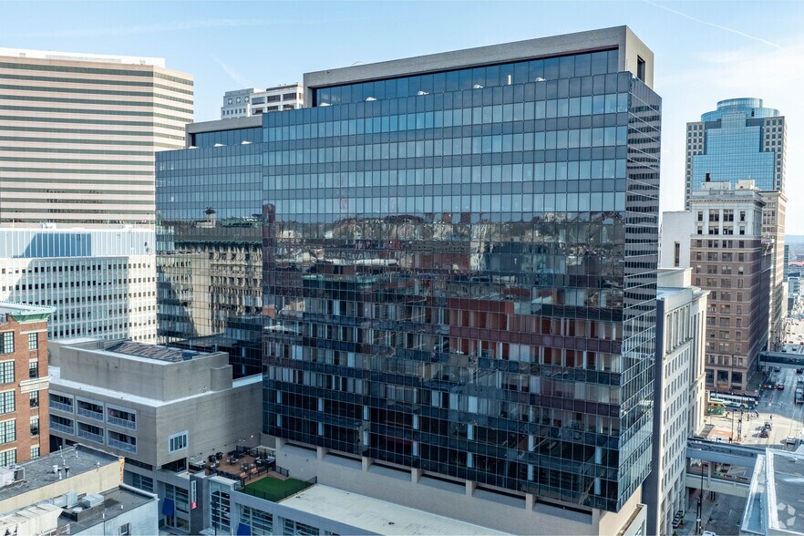More Photos Of 580 Walnut St, Cincinnati Office For Lease