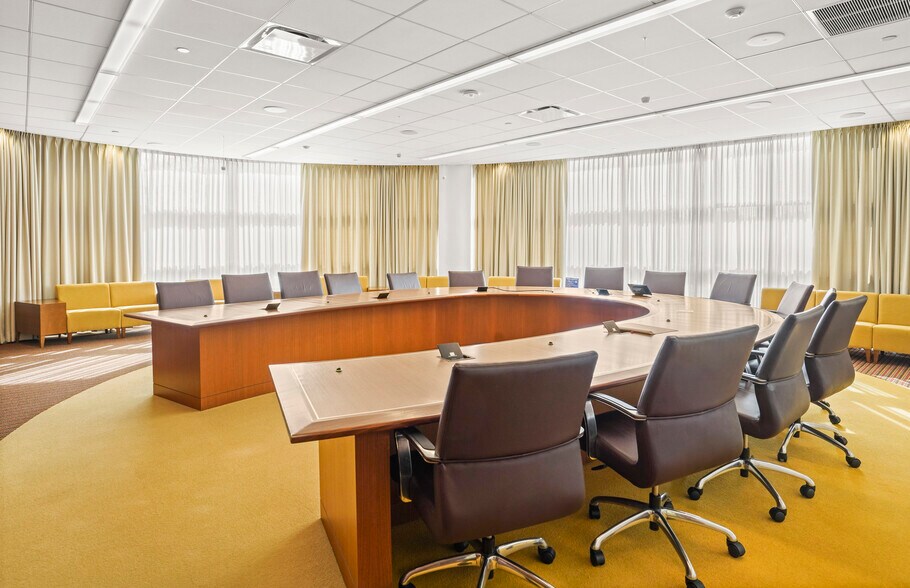 More Photos Of 595 Westport Ave, Norwalk Research And Development For Sale