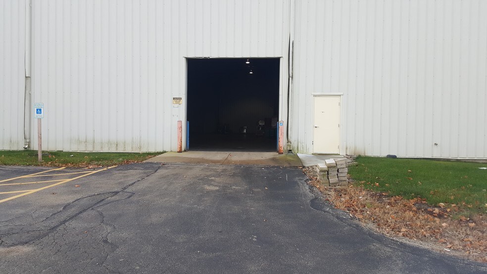 More Photos Of 11311 W Forest Home Ave, Franklin Distribution For Lease