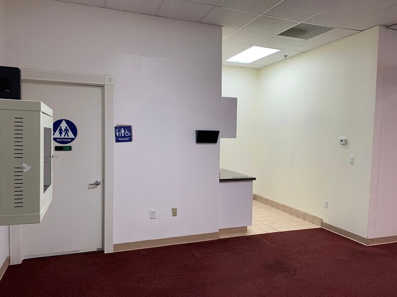 More Photos Of 4851 Lone Tree Way, Antioch Storefront Retail Office For Lease