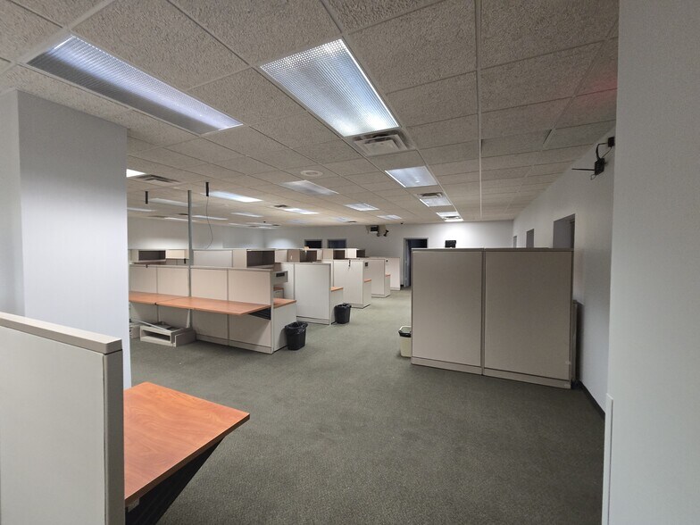 More Photos Of 720 W 20th St, Pittsburg Manufacturing For Sale