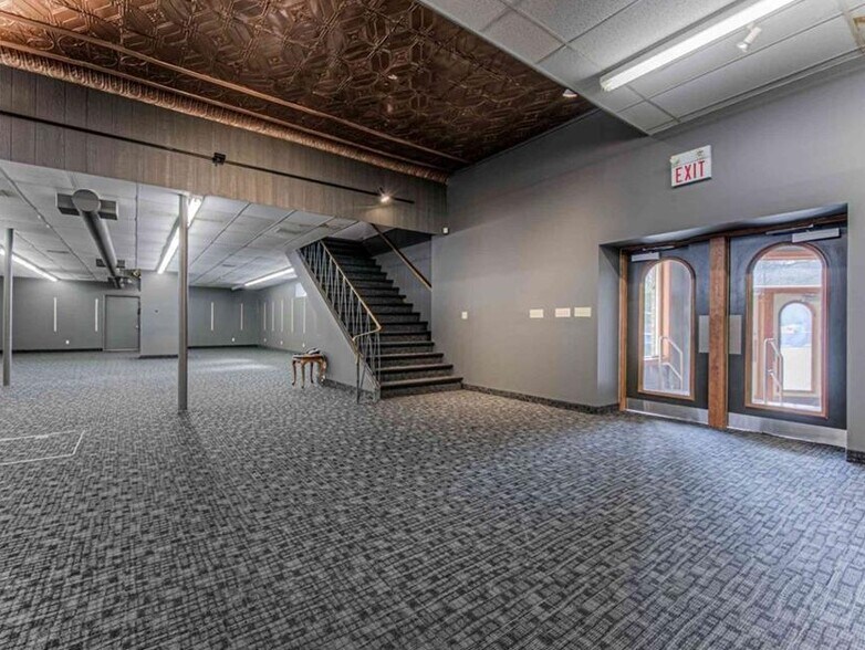More Photos Of 95 Peel St, Wilmot Department Store For Sale