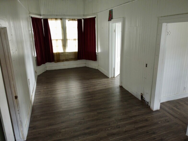 More Photos Of 3095 Highway 11 S, Mansfield Freestanding For Sale