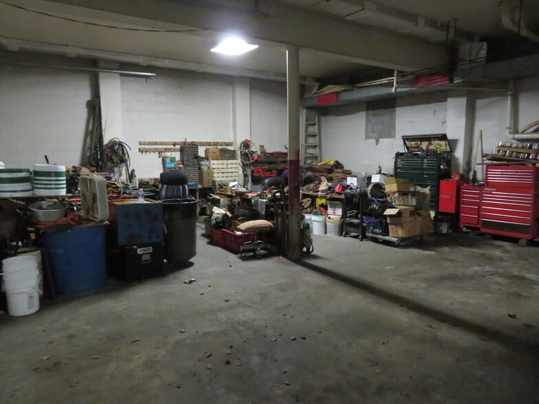 More Photos Of 113 S Graham St, Sardinia Warehouse For Sale