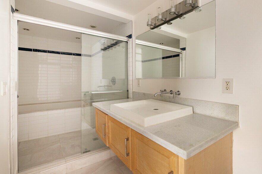 More Photos Of 2330 Silver Ridge Ave, Los Angeles Apartments For Sale