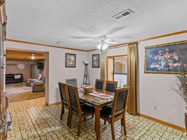 More Photos Of 901 Haven Dr, Dothan Flex For Sale