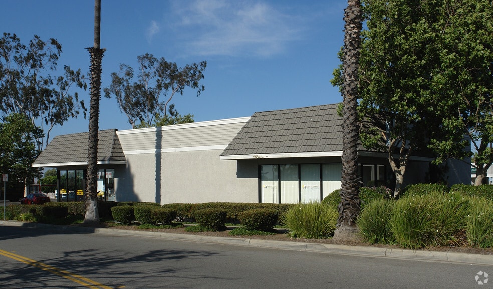 More Photos Of 1698 W 6th St, Corona Convenience Store For Lease