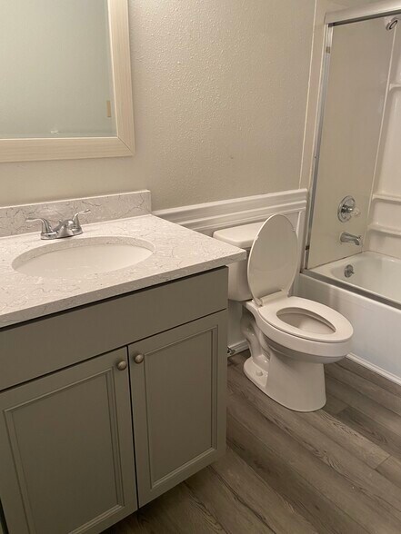 More Photos Of 406 E George St, Kent Apartments For Sale