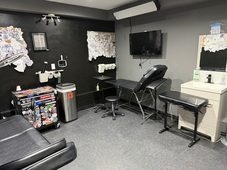 More Photos Of 783-793 Lawrence Ave W, Toronto Storefront Retail Office For Lease