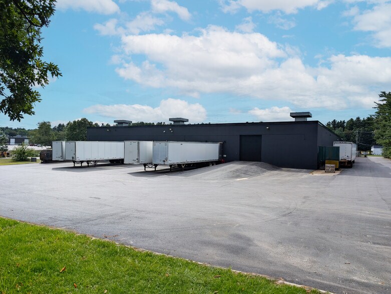 More Photos Of 15 Continental Blvd, Merrimack Warehouse For Lease