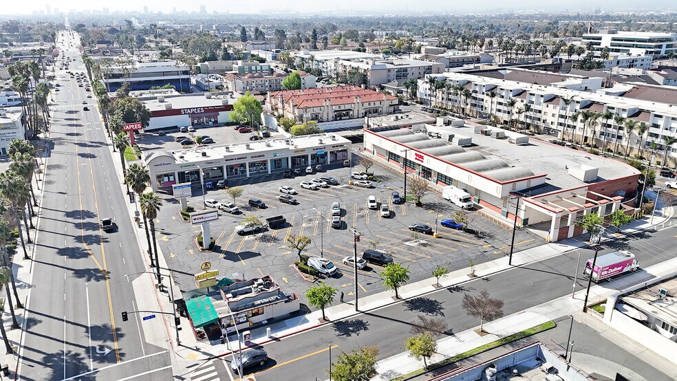 More Photos Of 3575 Atlantic Ave, Long Beach Unknown For Lease