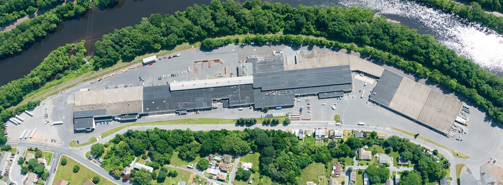 More Photos Of 1139 Lehigh Ave, Whitehall Warehouse For Lease