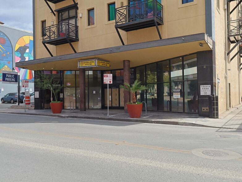 More Photos Of 214 E Travis St, San Antonio Apartments For Lease