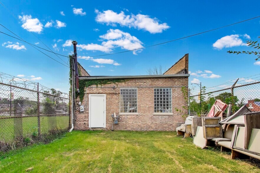 More Photos Of 9215 S Ashland Ave, Chicago General Retail For Sale