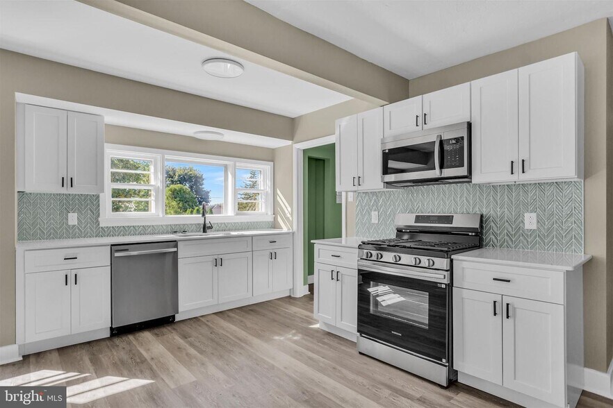 More Photos Of 4070 W Market St, York Office For Sale