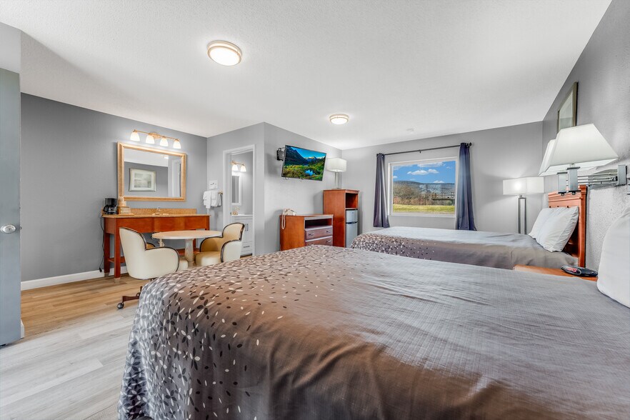 More Photos Of 21507 Seneca Trl, Marlinton Hotel For Sale