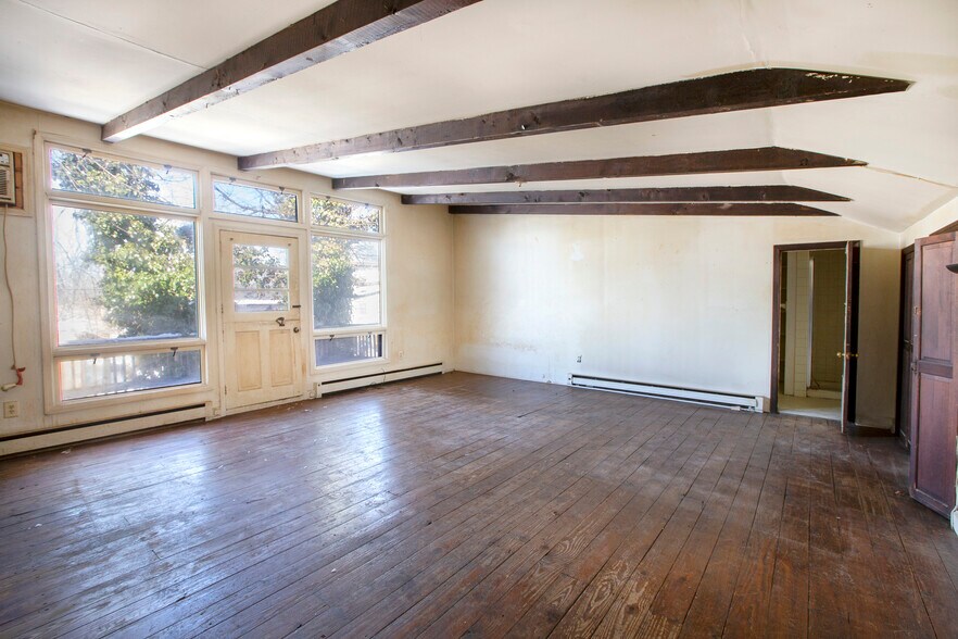 More Photos Of 83-85 S Main St, New Hope Storefront Retail Residential For Sale